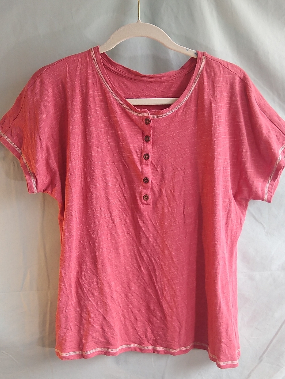 Women’s M-L cotton/rayon blend Pretty Rosey-Pink Short-Sleeve Henley Top
